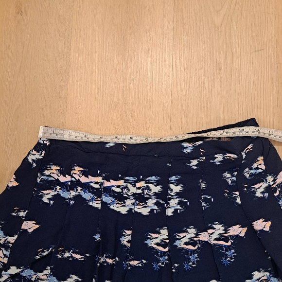 Old Navy Blue Sailboat Tropical Print Pleated Summer Cute Mini Skirt Size Medium - Picture 7 of 7